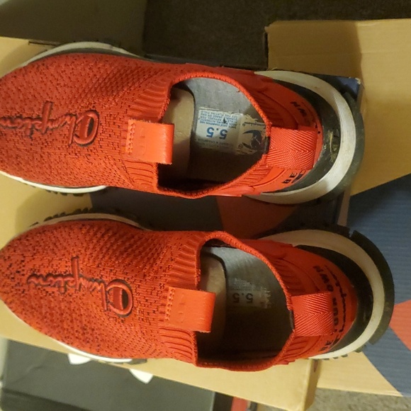 CHAMPION - Picture 10 of 10